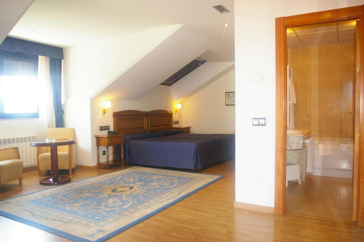 Hotel Cristina Noreña Eksteriør bilde