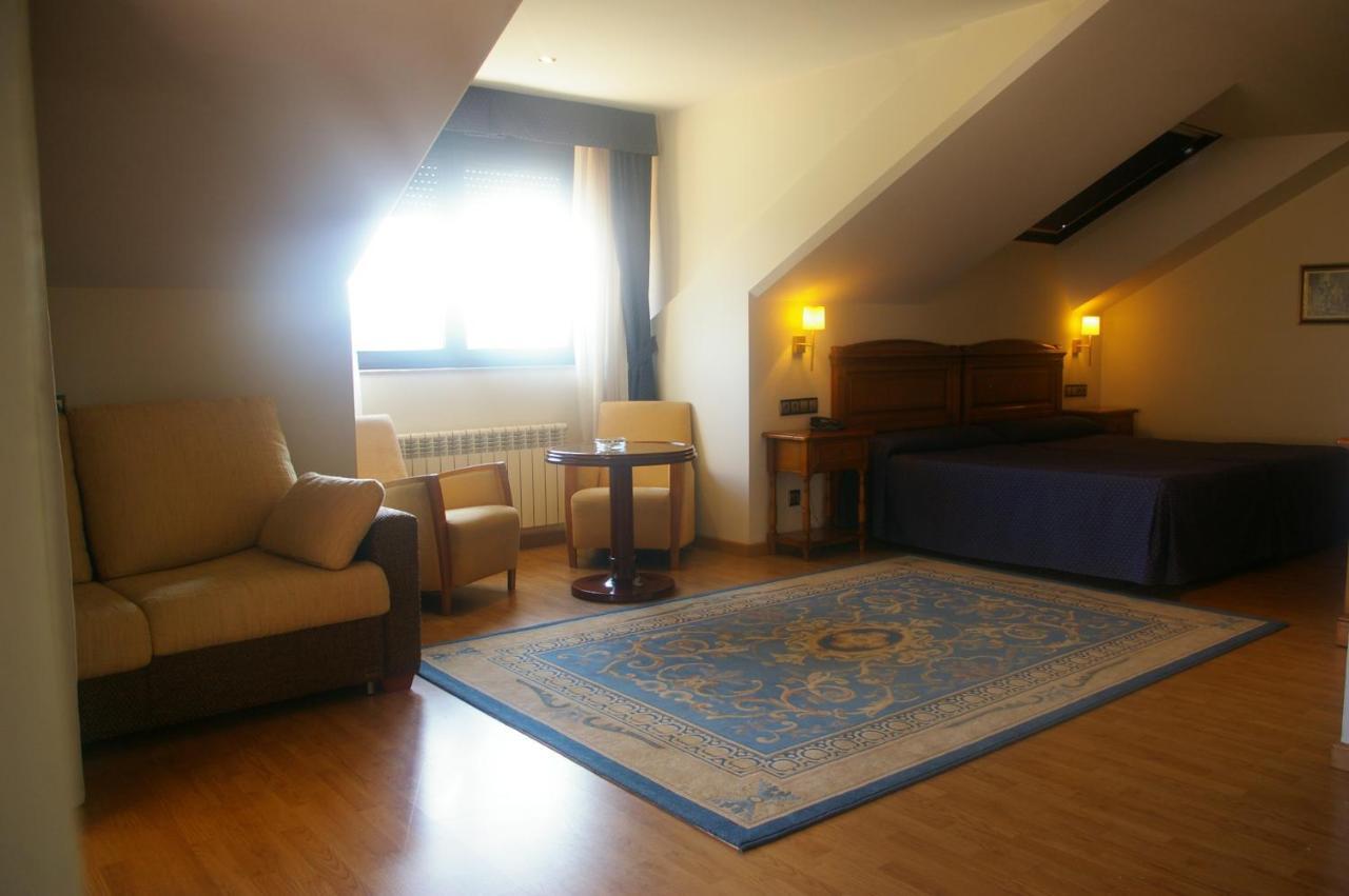 Hotel Cristina Noreña Eksteriør bilde