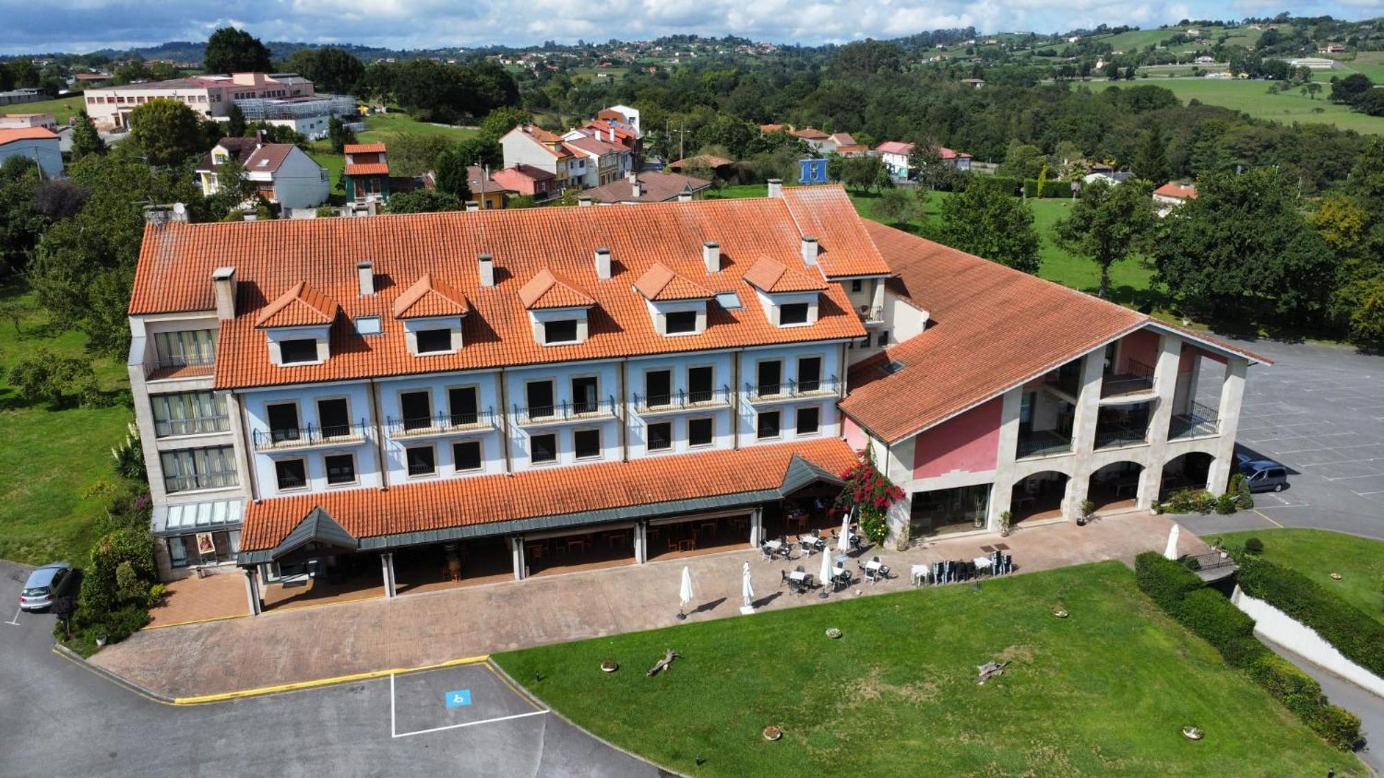 Hotel Cristina Noreña Eksteriør bilde