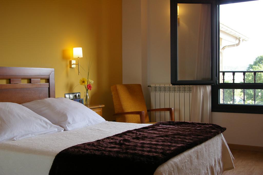 Hotel Cristina Noreña Eksteriør bilde